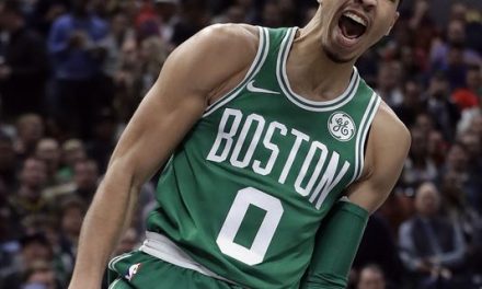Jayson Tatum Wins Eastern Conference Rookie of Month for December